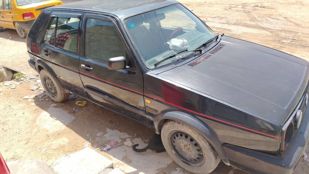 🚗 *للبيع المستعجل – كولف فولكس واكن 1992* 🚗

*المواصفات الكاملة:*  
✔️ *الموديل*: 1992  
✔️ *المحرك*: 1800 اقتصادي بالبانزين وقوي  
✔️ *الكير*: أوتوماتيك ناعم وتبديلات ممتازة  
✔️ *الصبغ*: حزام فقط  
✔️ *الداخلية*: نظيفة ومرتبة    
✔️ *الباتري*: جديد
✔️ *السنوية*: جديدة ونافذة  
✔️ *المرور*: مصفرة 100% من الغرامات والمخالفات، براءة ذمة كاملة  

*السيارة جاهزة للصعود، ما تحتاج أي مصروف. تجي تشوف وتفحص وين ما تحب.*

💰 *السعر: 29 ورقة وبيها مجال للشراي الصادق*  
📍 *المعاينة: بغداد*  
📞 *للاستفسار: ************

ملاحظة: مستعجل على بيعها لظرف خاص، الرجاء اتصال فقط. الله يرزق الجميع.
