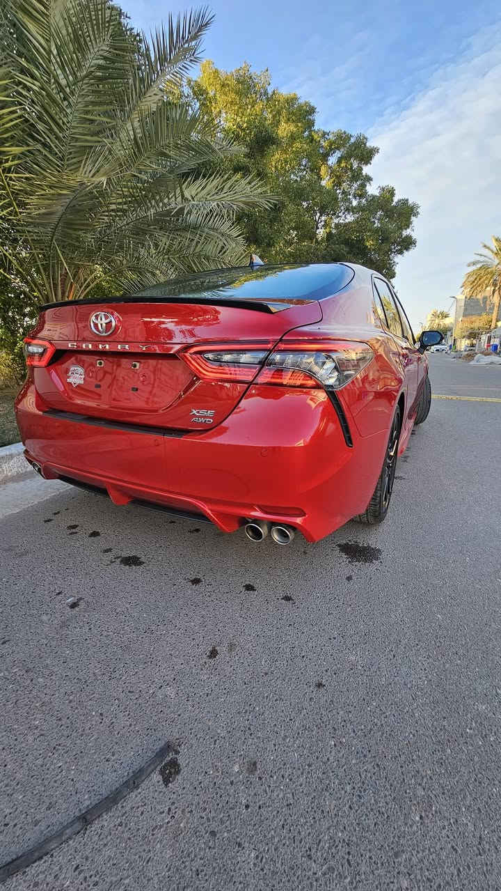 السلام عليكم
كامري للبيع فقط اعلى فئة فول للاخير ٢٠٢٤ اخر نسخة بانزين ماشية ٨ الاف سيارة جديدة جدا جدا قطعتين صبغ فئتها xse بلس مواصفاتها 
شاشة كبيرة بانوراما ويل ١٩ شاحن لاسلكي اضائة محيطية قطعتين تبريد ٤ كامرات حساسات أمامية وخلفية مع اوتو ستوب كل جهات  رادارات ٣٦٠ داتا شو تدفئة ستيرن تدفئة وتبريد بالكشنات كشنات كهرباء لايتات أمامية وخلفية لد بصمة تشغيل عن بعد شفتات ستيرن اوتو لايت ومواصفات هواي كلش 
 السعر بدون لوحات رقم فحص دخول جديد بسعر ٢٤٠ ورقة 
للإستفسار 
***********
