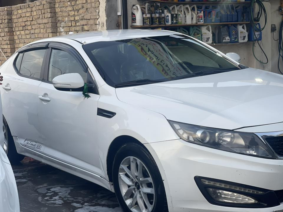 اوبتما 2011 خليجي رقم بغداد
جاهزه السياره حداديه تايرات 
عليه ادامه جديده
مري شفط
تدفئفه تبريد قطعتين امامي وخلفي
منضومه زنون
السياره مصبوغه حزام للجماليه بدون ضربه
ماشيه 120 حقيقي مامشتغله تكسي غرفه بالكارتون
السعر 115 وبيه مجال للشراي 
المكان ناصريه شطره
***********
