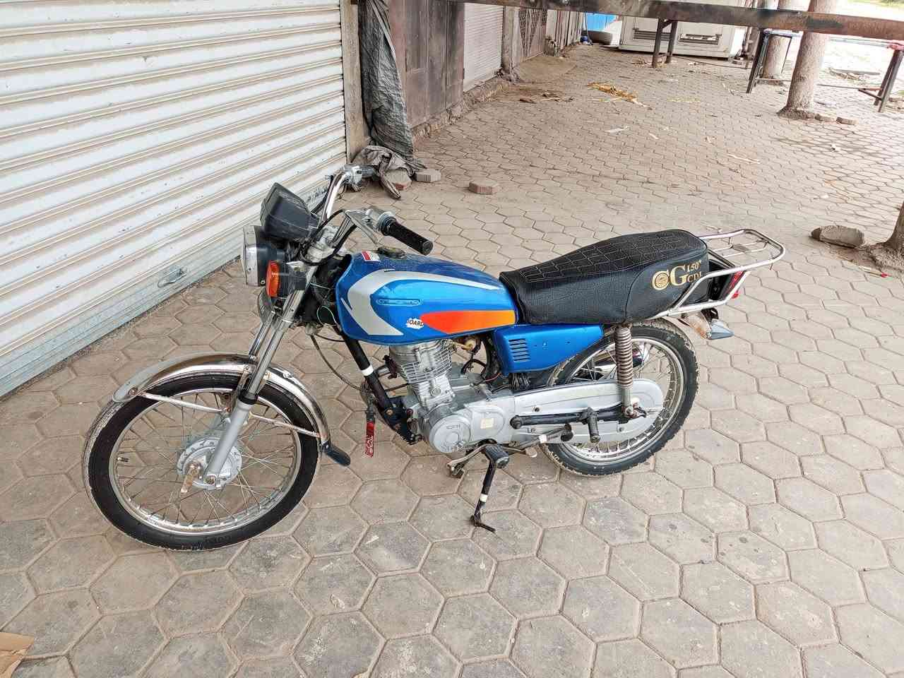 السلام عليكم شباب دراجه للبيع موديل 2014 نضيفه خير من الله احلى من البصوره الكهربائيات شغاله مكاني واسط الصويره السعر400وبيها مجال لطيبين ***********
