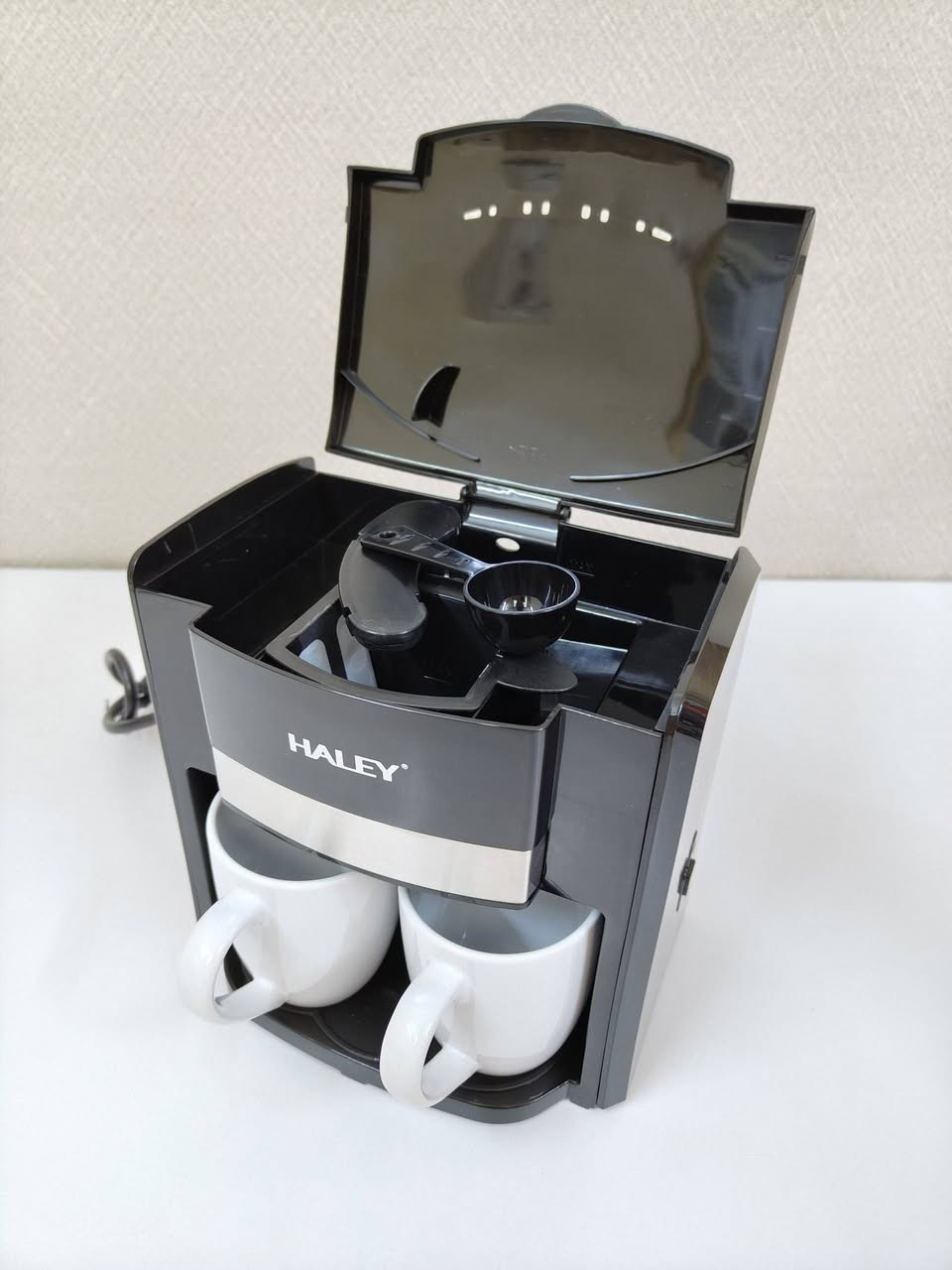 لاول مرة و بسعر تنافسي جدا.. محضرة قهوة من HALEY
تحضير كوبين معًا: تتيح لك إعداد كوبين من القهوة اللذيذة في وقت واحد.
سعة 350 مل: حجم مدمج ومثالي للاستخدام الشخصي واليومي السريع.
خاصية منع التنقيط: تمنع تسرب القهوة للحفاظ على نظافة الجهاز والمكان.
فلتر قابل للإزالة: سهل الفك والغسل لراحة تامة وإعادة استخدام مرنة.
كوبان مجانيان: تأتي مجهزة بكوبين أنيقين مجانًا داخل الصندوق.
كل هذا و بسعر ...30 ألف فقط..


**إذا كنت صاحب هذا الإعلان وتريد حذفه لأي سبب، رجاءا أرسل رسالة إلى الدعم الفني**