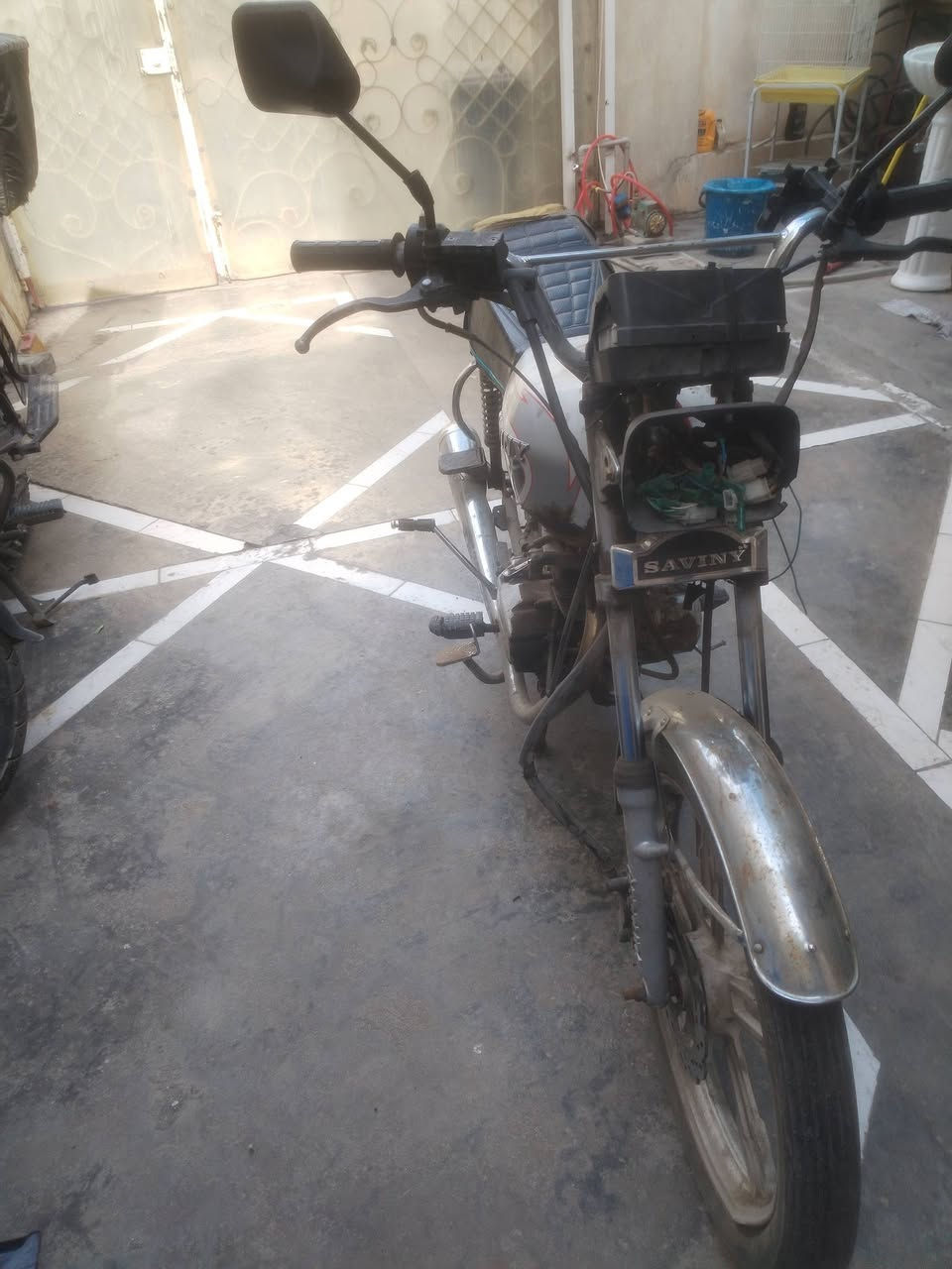 دراجة ايراني موديل 23مكينة 150cc
مكينة مكفولة لا تبخير ولا تنقيص شغالة 300وبيها مجال 
***********
