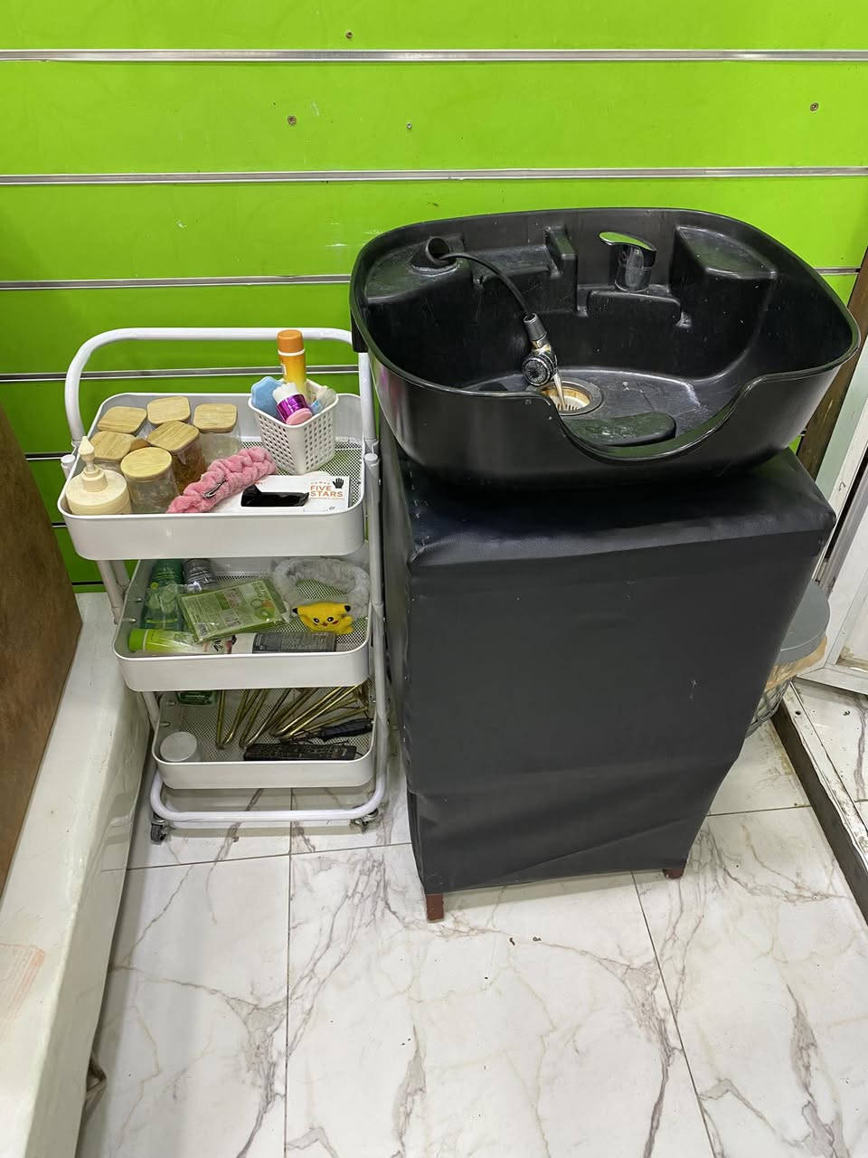 اسلام عليكم صالون كامل للبيع ***********
