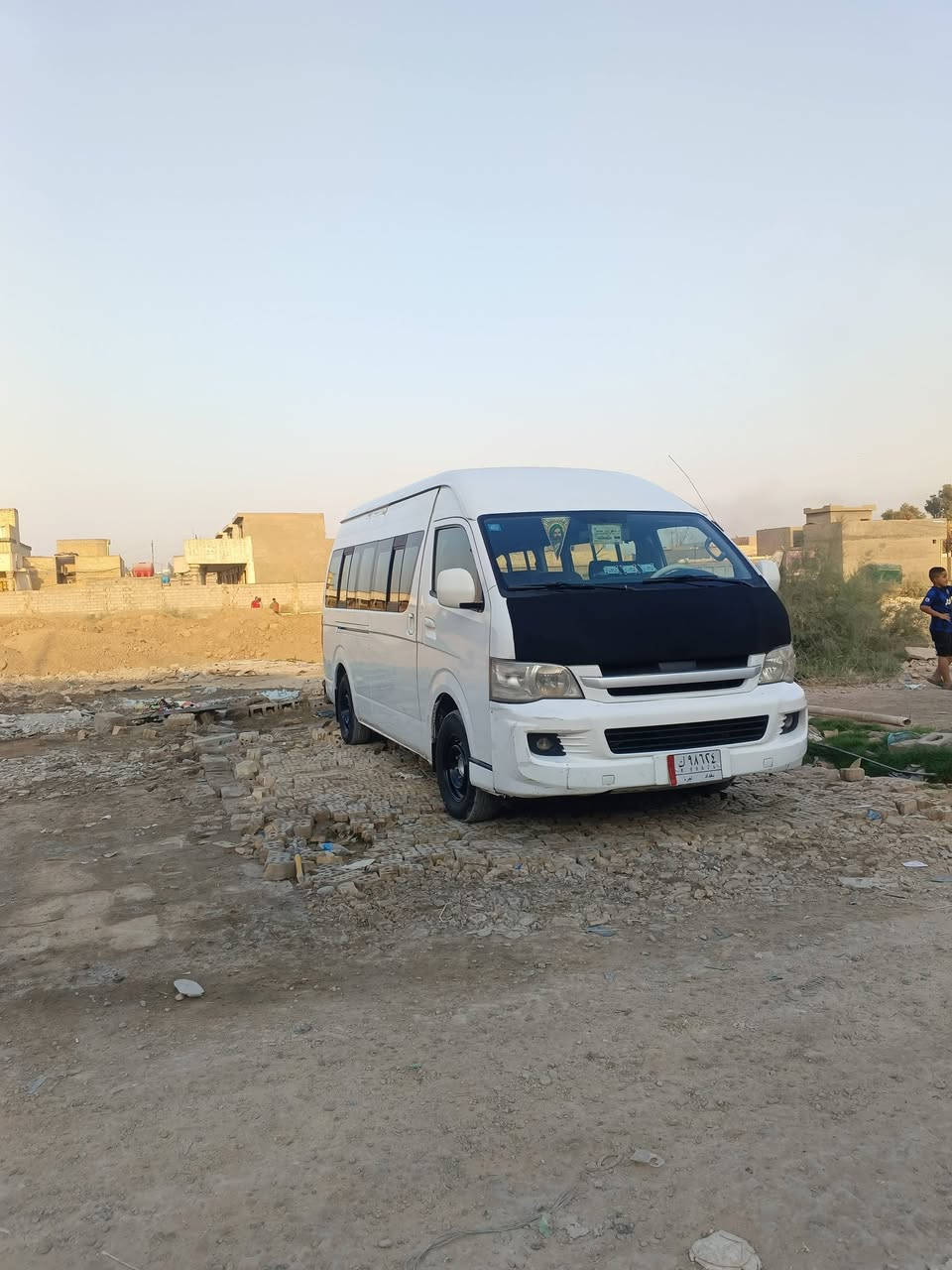 السلام عليكم H² للبيع موديل 2018 السياره خيرمن الله تخم تاير مصفره مرور وهيى تبريد شغال مكينه وكير وكسن كفاله دوشمه عام ول كشر شوف العين ***********
