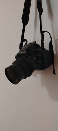شباب كامره نيكون 5100للبيع نضافه 100/90شراي اتصل وتدلل 07890866111
