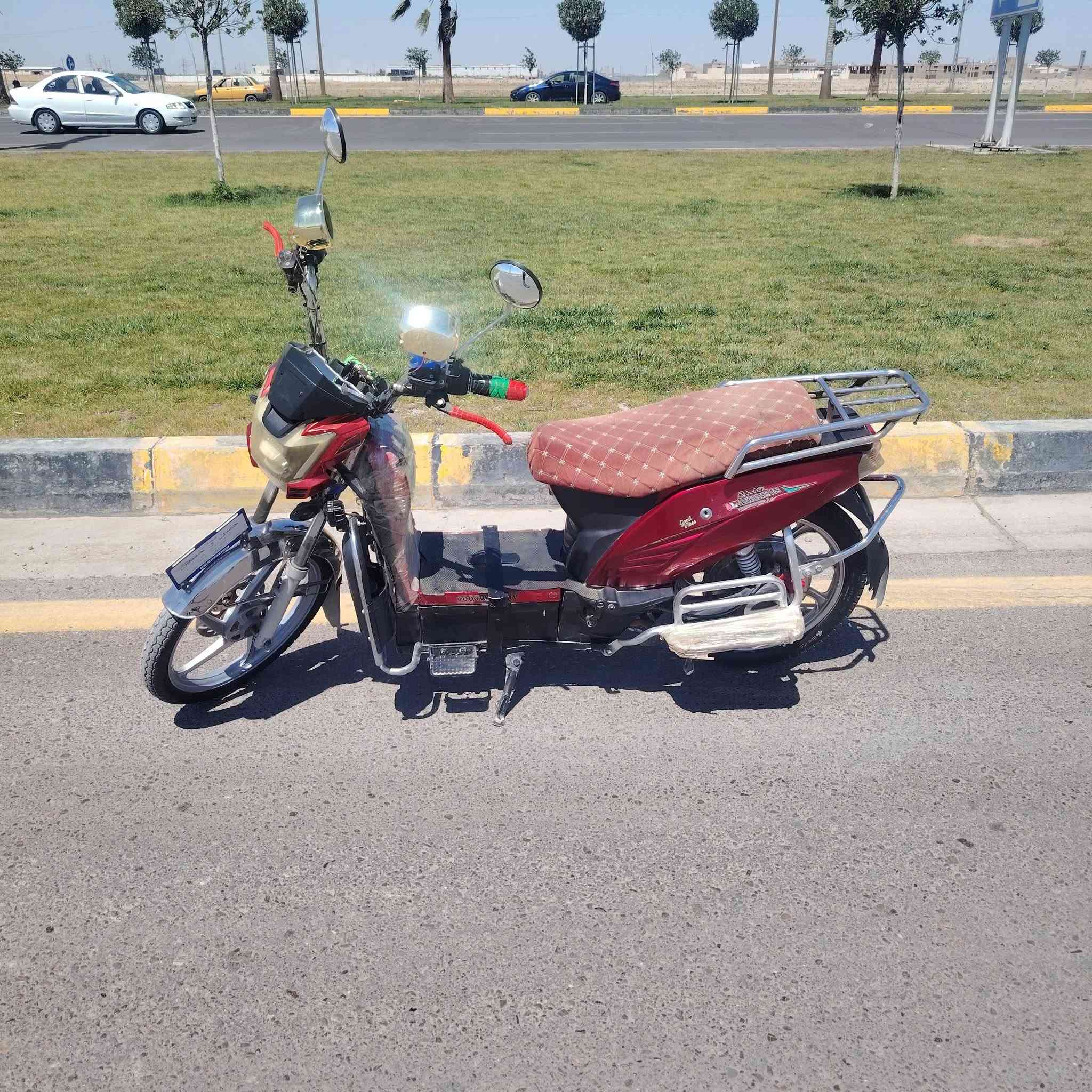 سلام عليكم عندي موطور البيع ذا مراوس يرهم رايده 450وبي مجال ***********
