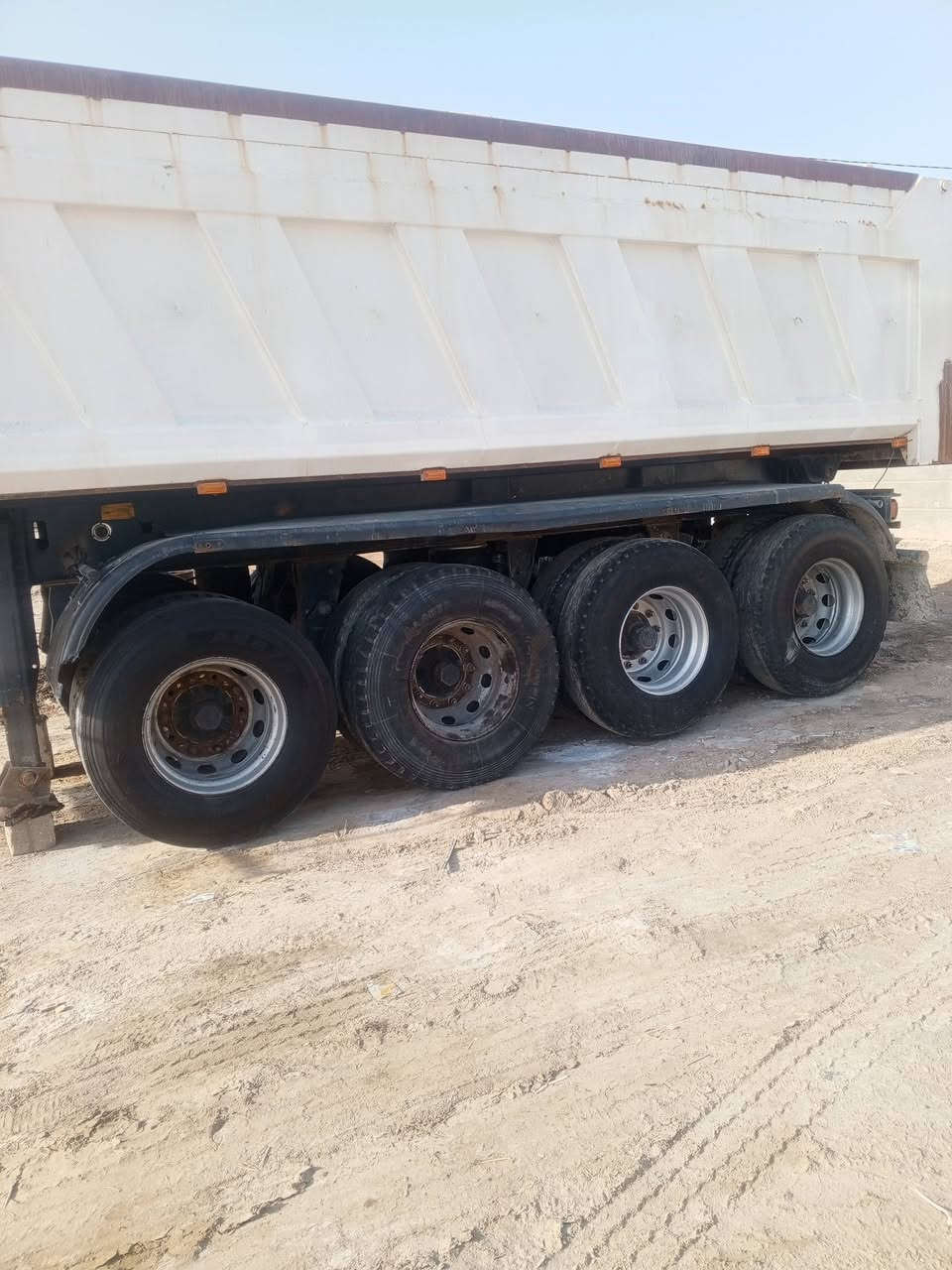 السلام عليكم عربانه نساف للبيع ذرعه 29ويه التعلاوه اربعه دنكير جاهزه للعمل نظيفه العربانه السعر125اوبيه مجال ***********
