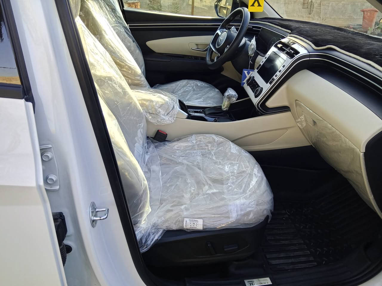 يا الله توسان للبيع موديل 24 رقم بغداد انكليزي كفاله عامه ماشيه 19 أصل بسمي مواصفات  بصمه كراسي كهربائية حساس امامي او خلفي شاشه كامره تشغيل عن بعد بصمات العدد 2 كتلوكات حته كاعياته الاصليه موجود العنوان حله حي الجزائر السعر 222 بيه مجال الشراي يتصل ول مو شراي يرفع المنشور يا الله ***********
