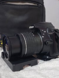 نيكون D3300. للبيع 07810627058