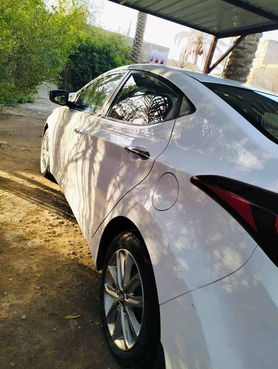 سلام عليكم النترا 2015 خليجي
رقم بابل الرقم الجديد 
فول مواصفات /فتحه/اشاير مري /مري شفط/داخل صاج /شاشه/كامره خلفيه /محرك 1800
كير مكينه كفاله 
صدر امامي خلفي تبريد تخم تاير جديد 
سياره نضيفه ماشيه 130
بيه  قطعتين فقط رش لا فتح ولا معجون بدون دواخل الباب الخلفي والجاملغ الأمامي 
السعر 128مكان كربلاء ***********
