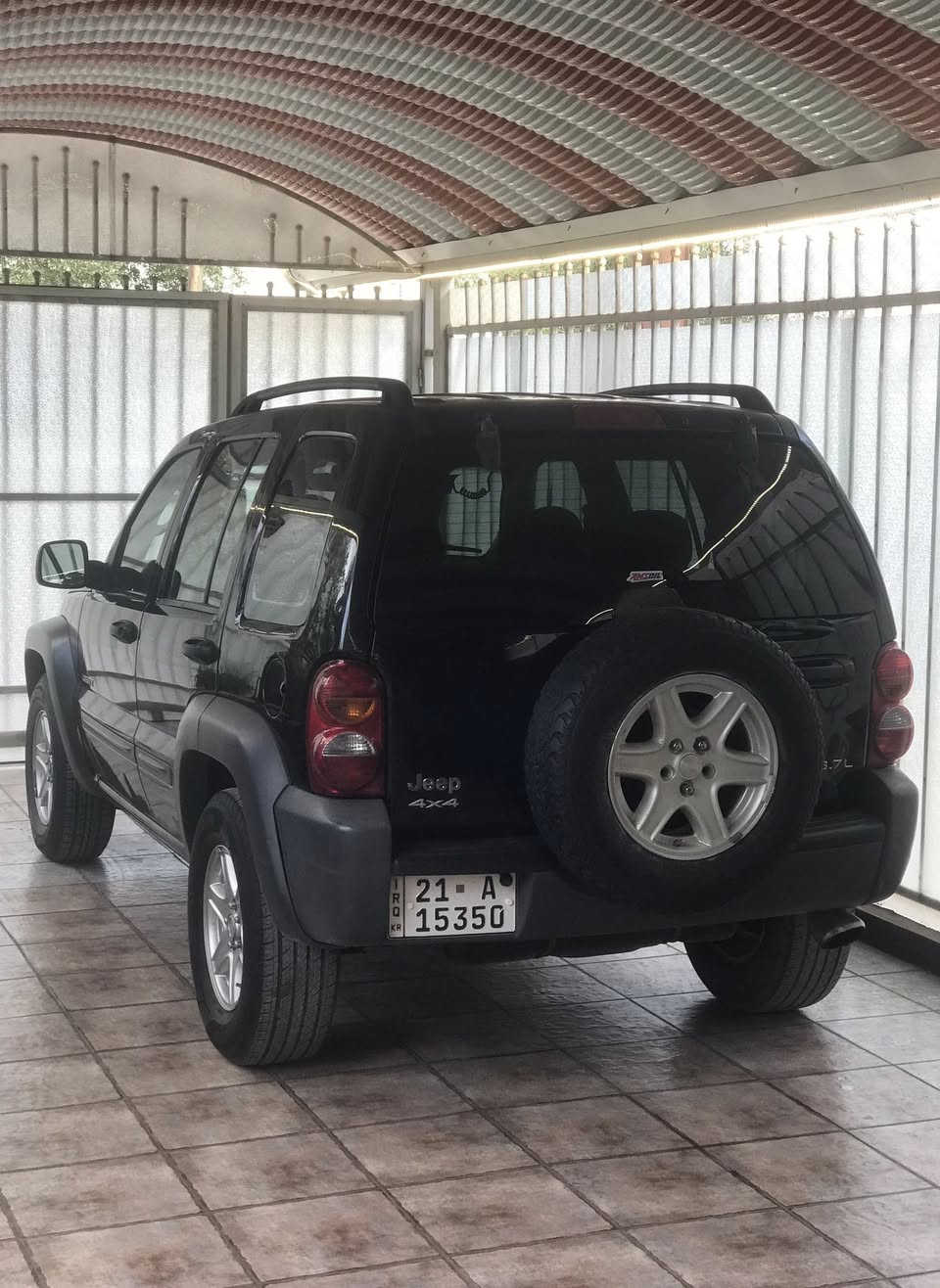 السلام عليكم
أخواني الأعزاء 
للبيع 
جيب ليبيرتي 
موديل 2004
مكينة V6 3.7
ماشيه 250
تبريد تدفئة 💯
تحكم ستيرن جهتين 
مثبت سرعة 
كشن كهرباء 
كهربائيات كلها شغالة ضفيرة بلادية 
محرك كير 💯
دبل اكسل 4x4 شغال بكل وضعياته 
شاشة قلابة فول أندرويد كار بلي 
كاميرا دوارة 
سستم سماعات انڤنتي 
تخم تاير 70%
خمسة ويل نجمة 
لايتات عالي ناصي LED أقوى نوعية 
وارد امريكي كلين تايتل 
سونار مرفق بالصور 
بيها شي بسيط جراد بالقمارة والبنيد على وضعهن 
السيارة بدون صبغ على وضع البلاد 
ملاحظة 
بيها لاستيك درايم شفت جهة السكن 
رقم سليمانية الإنكليزي نافذ لل2030
هزة جديدة 
بإسم شخص عربي 
تحويل او وكالة 
السعر 77 ورقة مجال جدًا بسيط 
للإتصال ‭٠٧٧١ ٢٤١ ٣٢١١‬
