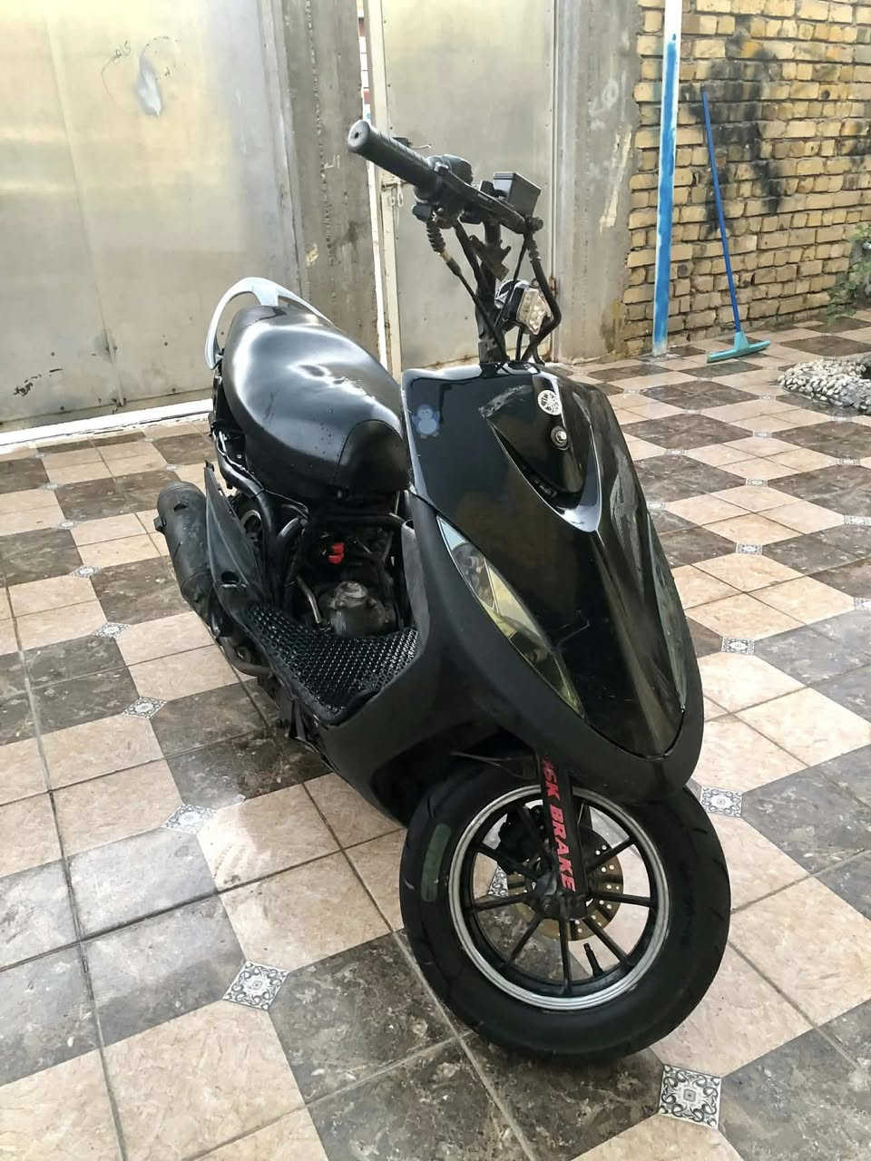 السلام عليكم ماكس عدله مالعب للبيع 55بلاد شلعه ومعدل فول كهربائيات كلها شغاله اي نقص مابيه مكينه مكفوله من صوت من تدخين السعر ٥٠٠ وبيه مجال المكان حله ناحيه النيل ***********
