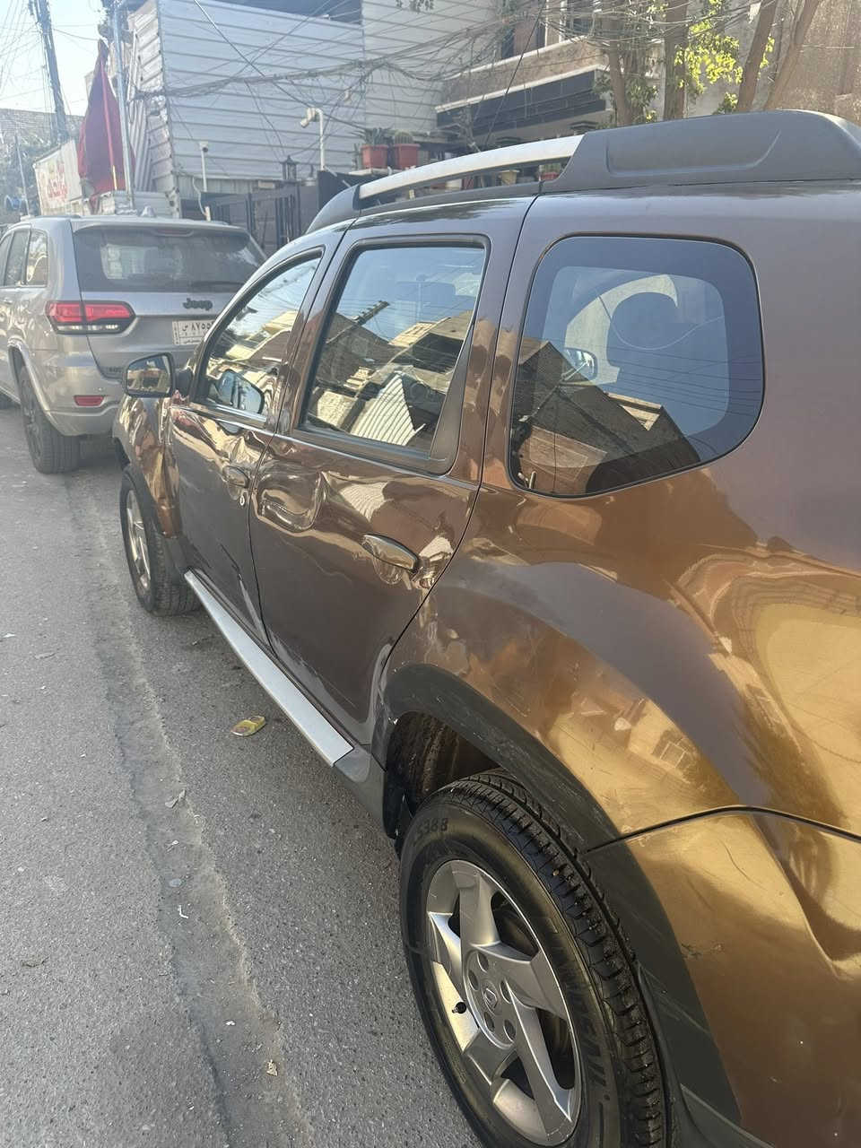 السلام عليكم 
 📌 للبيع | رينو داستر 2014

 • الموديل: 2014
 • اللون: جوزي
 • المشي: 200 ألف كم
 • المحرك: 2000 , 4 سلندر 
 • الكير : أوتوماتيك

 • تحكم كهربائي بالمرايات
 • شاشة وسطية تدعم كاربلاي
 • كاميرا أمامية (داش كام)
 • كاميرا خلفية للبارك
 • السنوية مجددة لغاية 2029
 • اللوحات جديدة (بغداد)
 • السيارة باسمي، تحويل فوري
• السيارة نظيفة ومرتبة ومابيها نقص بس اكو ملاحظات بالبدي

📍 المكان: بغداد - الشعب
📞 للتواصل : ***********
متوفر واتساب

💰 السعر المطلوب: 68 ورقة (وبيه مجال حگ الجية)
