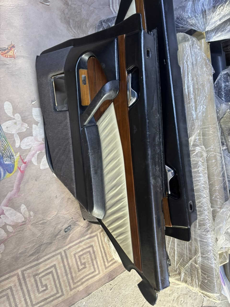 السلام عليكم تخم بطاين    عد  4 شبح  باب قصير  بيجي وارد بسعر مناسب جدا 

170 الف 

*********** تواصل واتساب 

متوفر توصيل
