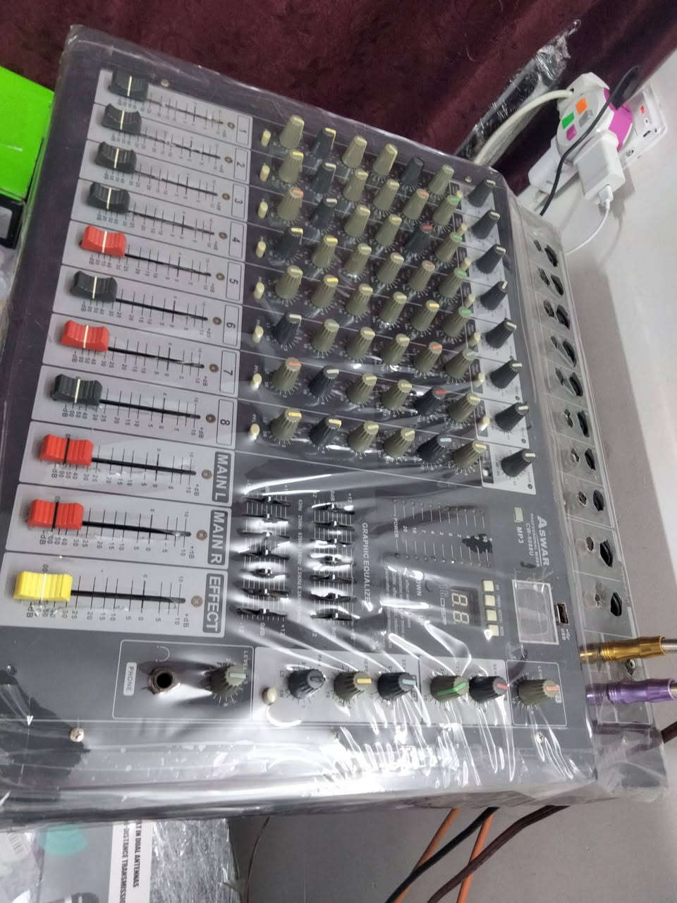 مكسر اسوار نضيف السعر 150 فقط مكسر وبي مجال ***********
