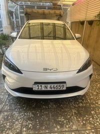 بيوايدي سيل 5 ماشية ألف مغلفة سيارة داخل كلها  انارة محيطية بيهة بدون ...