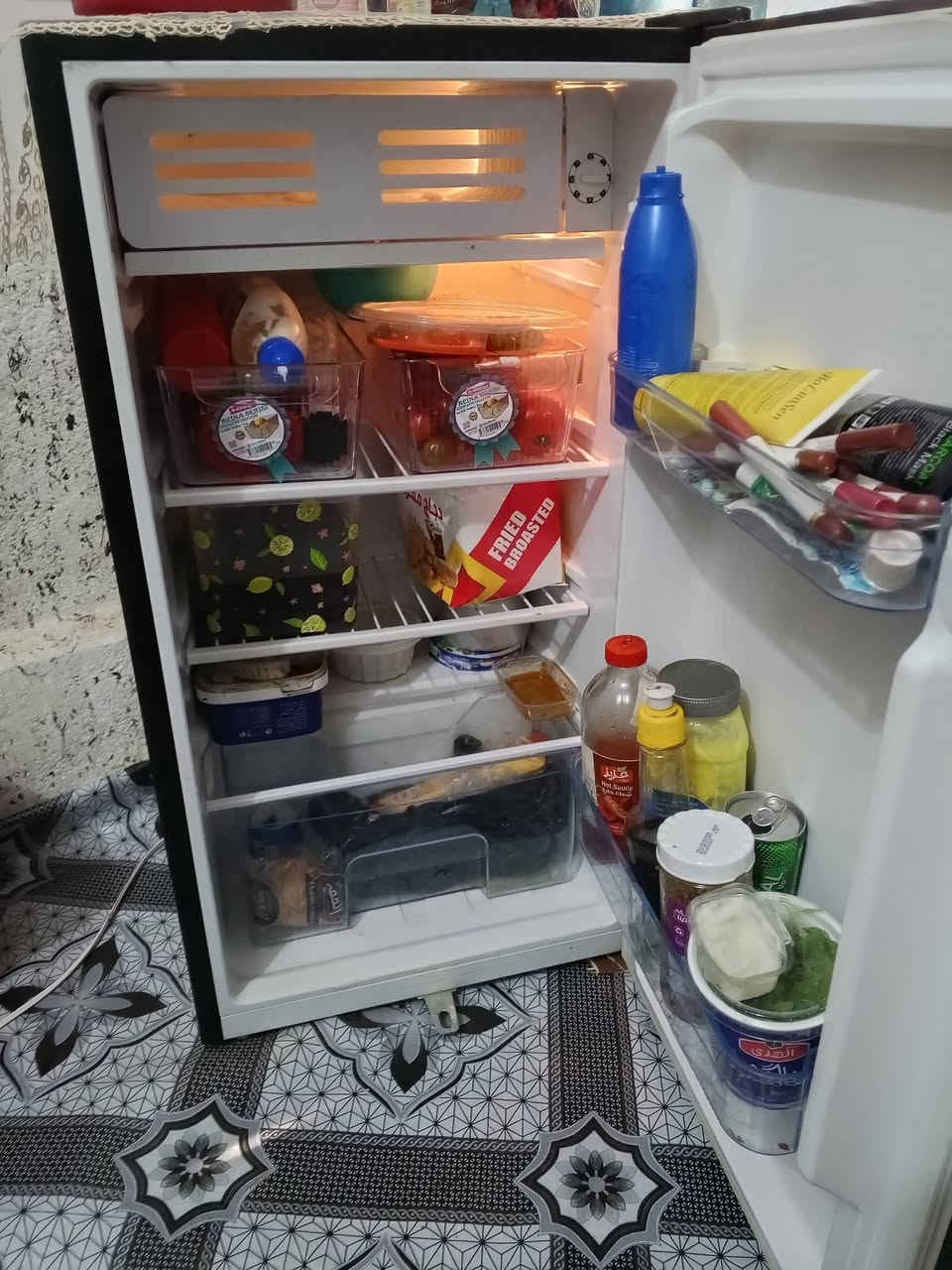 السلام عليكم ثلجة لبيع 130 كربلاء رقم ***********
