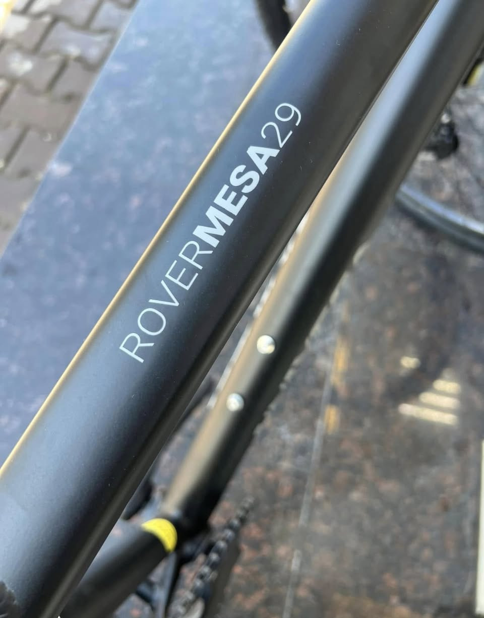 السلام عليكم : 

حجم الشه L 
وحجم الويل 29
المكينه مالته 8نمر
الباسكل كلشي بي بلادي عده لعكرب مالته تجاري
الوصل مال شراء موجود نضافه 100/90
السعر 230.  :وبي مجال قليل حك الجيه 
عنواني : بغداد البياع حي التراث 
الرقم ***********
