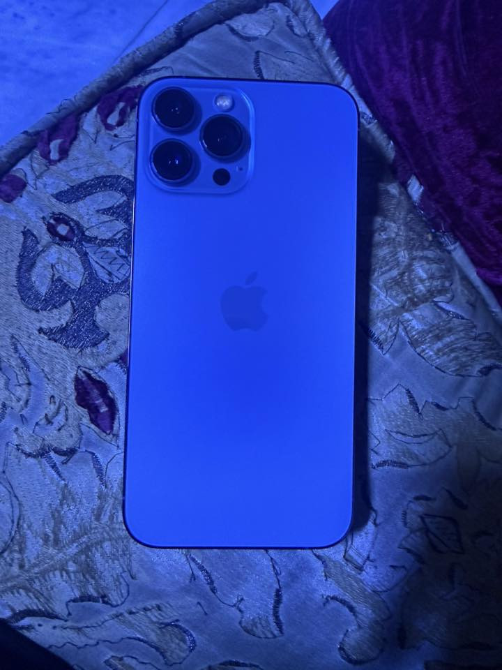 ايفون 13 برو ماكس ذاكرة 256 بطارية 83 امريكي مكفول ما مبدل بي شي كلة شغال نظيف شخط ما بي السعر 750 بي مجال قليل ***********
