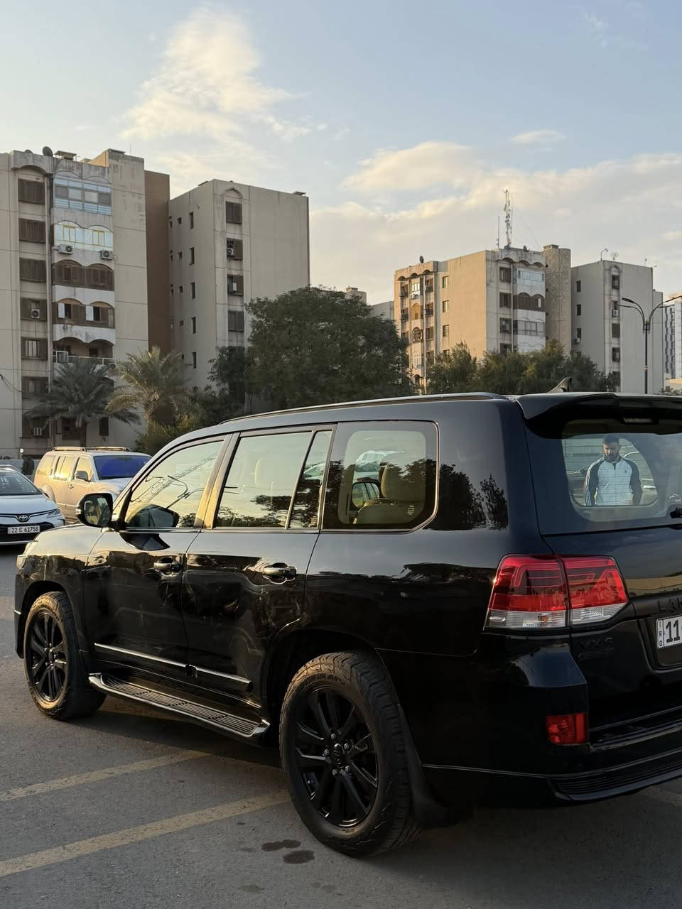 السلام عليكم.. للبيع فقط
لاندكروز vxs موديل 2019 
٨ سلندر محرك 5700
المشي 137 الف كيلو 
فول مواصفات (العنوان بغداد)
السعر 55000$ 
الرقم ***********
