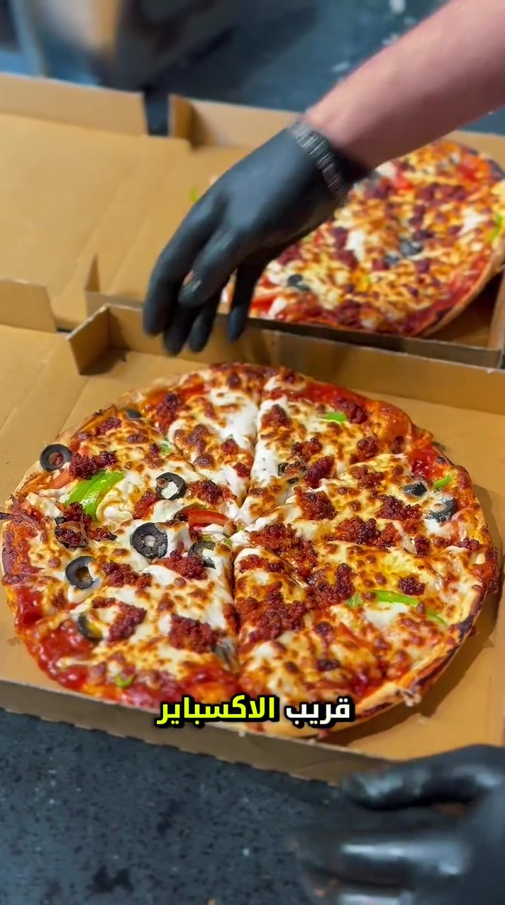 🍕🔥 عشاق الجبن والطعم الأصيل🔥🍕
بيتزتنا مليانة جبن وبمكونات طازجة وطعم يخبل 
🍕 بيتزا وسط — 10,000 دينار
🍕 بيتزا كبير — 15,000 دينار
🫓 لحم بعجين وسط — 2,000 دينار فقط
📍 العنوان: صليخ 600 مقابل البلور
🚚 يوجد توصيل داخل وخارج الصليخ

📱 للطلب والاستفسار (واتساب):
***********
🌟 الجودة والطعم اللي يرضيك بأسعار مناسبة 🌟
ننتظر طلباتكم ❤️🍕🫓

