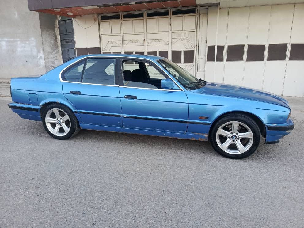 BMW
گێر ئۆتۆماتیک 
مەکینە کەپسی دیجیتاڵ 
گێڕومەکینە بێ عەیب 
سەنەوی ئەصڵی لەگەڵە بەشەرت ئەوەلیات
کارەبایاتی کامل ئیشەکات 
چوار تایەو ویل تازەی لەژێرە 
پاتری تازە 
لایت زینۆن 
سعری 20 گەڵا
شوێن چەمچەماڵ شمشمل, السليمانية


**إذا كنت صاحب هذا الإعلان وتريد حذفه لأي سبب، رجاءا أرسل رسالة إلى الدعم الفني**