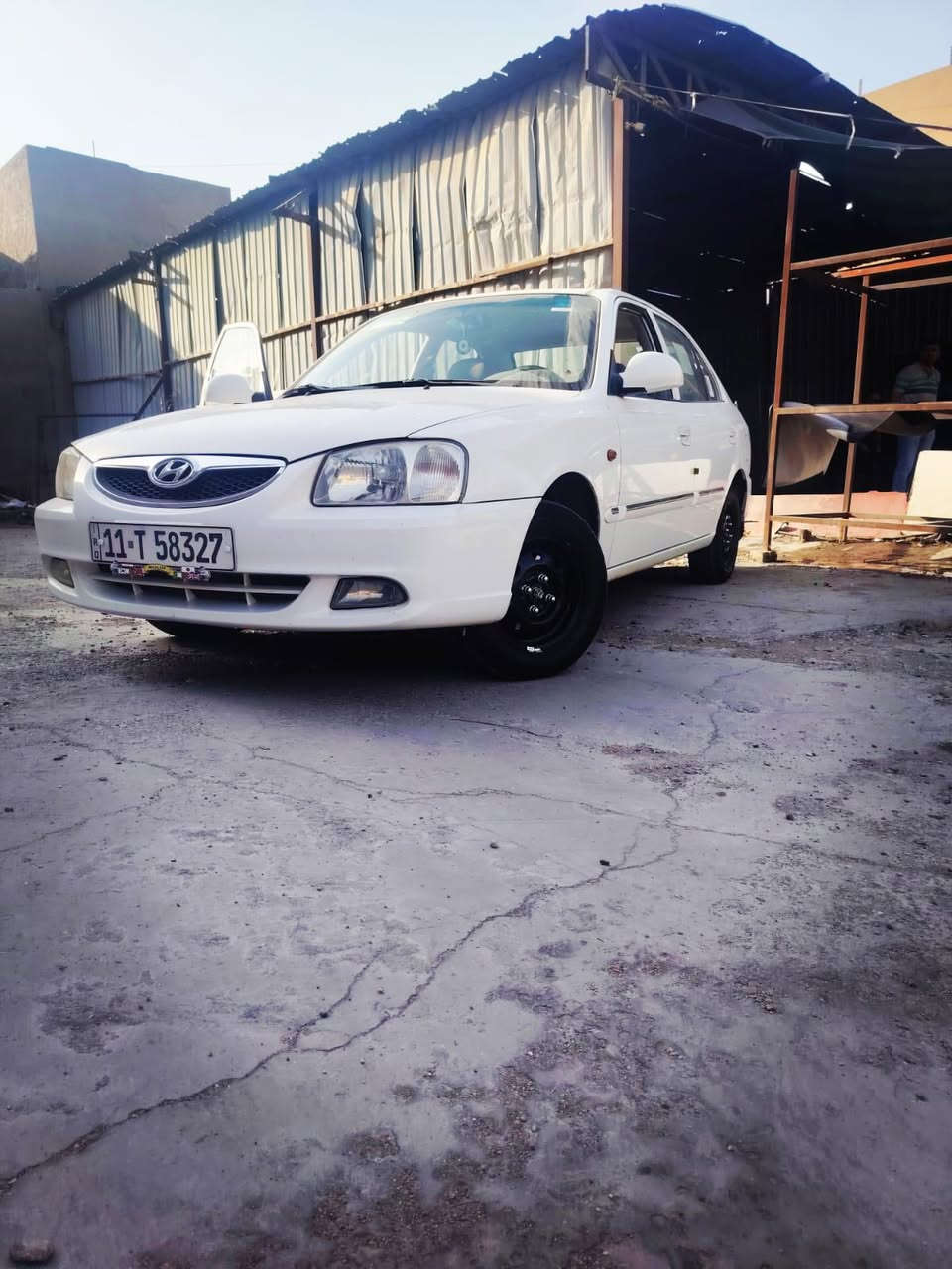 السلام عليكم هونداي فيرنا موديل 2015 كفالة من الصبغ والضربة بيها بارد بخشم الجاملغ بسيط وشخط بالباب الخلفي الأيمن كير مكينة تبريد دوشمة السيارة جاهزة ع اخر حباية بسمي السيارة مكانها بغداد ***********
