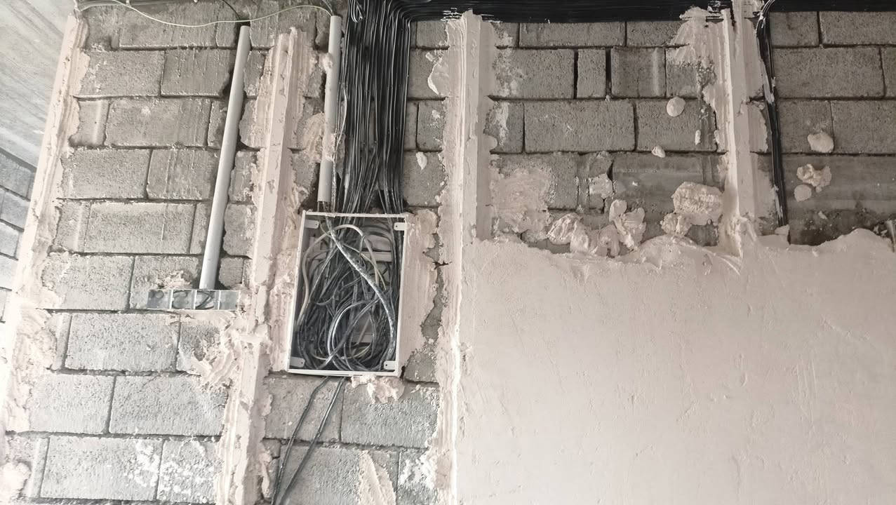 كادر لبخ جص شغل ع المساطر من الموصل اتقان في العمل والتزام في الكلام المبيت في موقع العمل البيت يطول 3ايام بعد العيد اباشر في الشركاط حي الكطمير اذا بيتك جاهز اتصل اتحول عليك وحي الله الجبور شلع رقم الهاتف *********** ☕🫖
