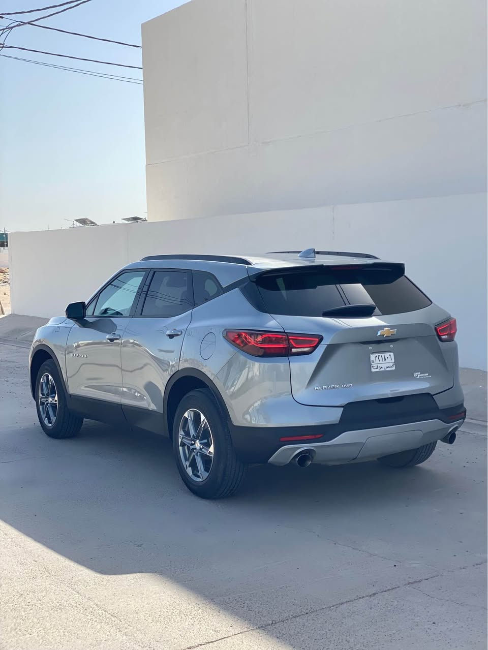 بلايزر 2023 بدون رقم سعره 175 ورقه 
حادثه جاملغ او بنيد  بدون شواصي 
باب الصدر بل حادث مفتوحه او مصبوغه 
بيه كم مكان بارد فئه LT2 محرك 2000 تيربو  حته بل بانزين العادي هم تمشي او مابيه ادونز 
جنطه كهربائيه كشن كهربائي رادار تحديد مسار هيتر كشنات 4X4
ماشيه فقط 15 الاف 
ترايه مال زيرو مكانه نجف للاستفسار *********** النجف, العراق
