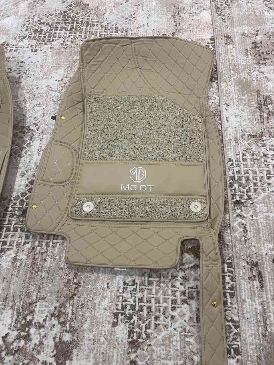 گاعي قالب (mg gt vip)دةبل قرتةي ئةصلي زةمان يةك سال
حةوزي ناو صندوقيشي لةگةلة  
تةنها رةنگي بيجي و  چةند تاخميكي كةم بةردةستة نةخشيكي زور جوان و جلدي اصلة فريزو دةبل قرتةية 
ضةماني يةك سالي لةگةلة بة شةرتي هةموو شتيك ئةيفروشم 
شوين هةولير 
*********** أربيل, العراق
