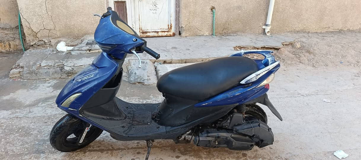 السلام عليكم دراجه للبيع موديل 21   كلش نظيفه شلعه قويه مكيتها حلوه 250 وبيها مجال مكانه كربلاء قرب مستشفى الكفيل ‏‪***********
