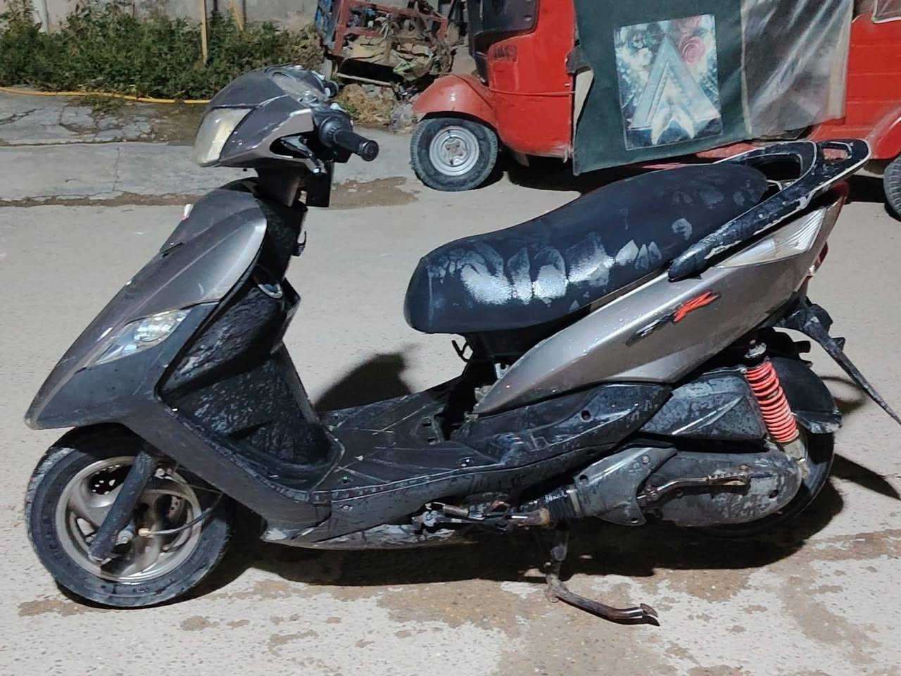 ثعلب للبيع طافيه كابريتر عطلانه
متروكه كفرات مو اصليه بغداد الحريه 
***********
