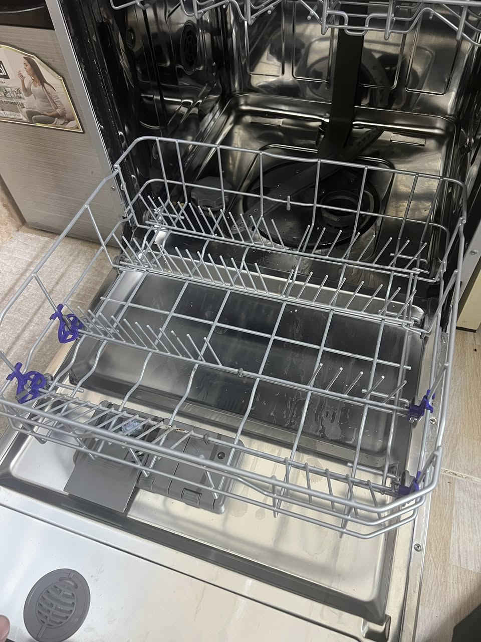 غسالة صحون lg كوري    ثلاث مرشات للبيع
***********
