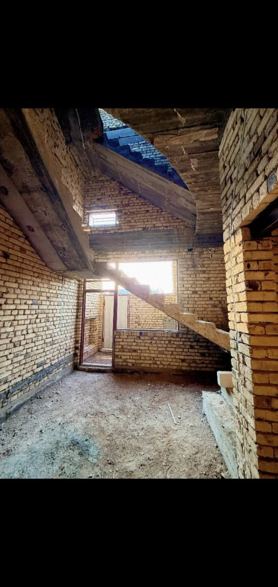 سلام عليكم ورحمة الله وبركاته
هيكل للبيع المساحه 100 متر
طابقين مقابل القطاع الصحي قرب التمثال 
مرقم بل البلديه 
  الاستفسار أكثر 
***********
