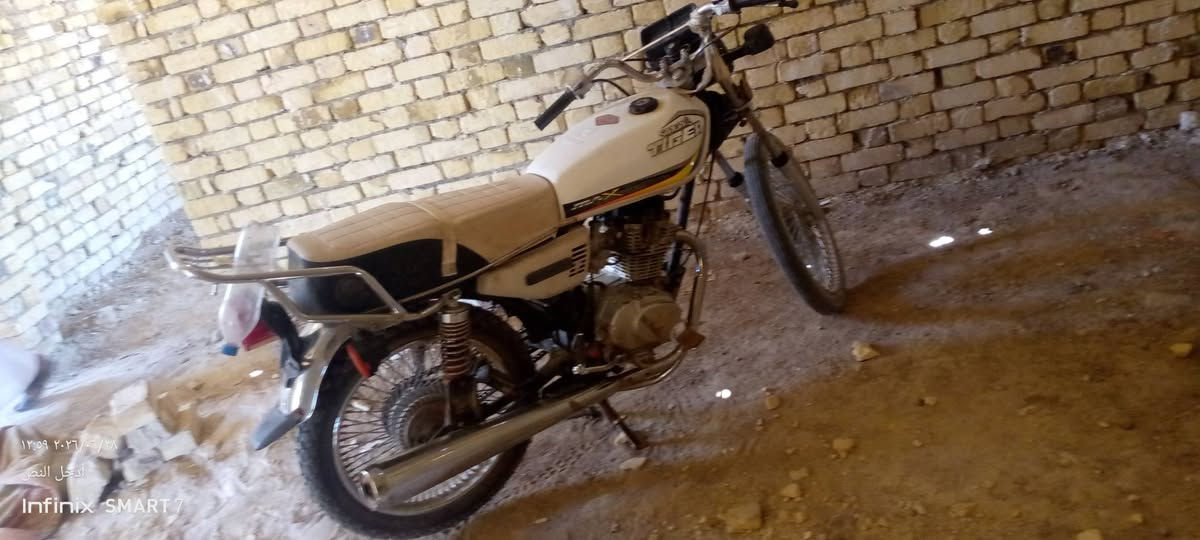 سلام عليكم شباب درجه تايكر للبيع السعر 5500الف  وراق كلش شغال رقم ***********

