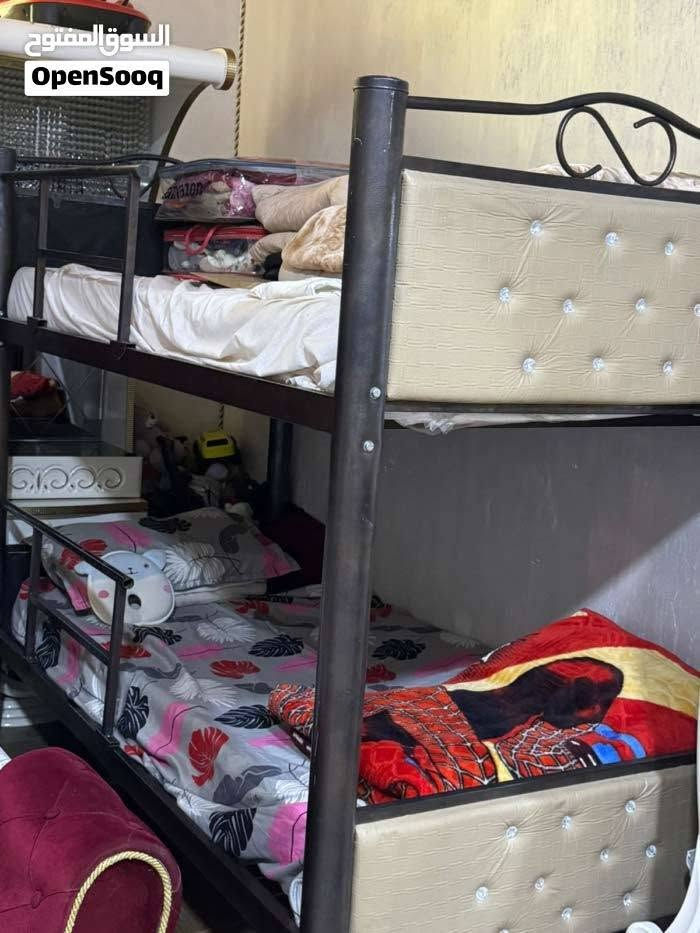 جرباية اطفال شبة جديد طابقين مع منادر سعرهه250وبية مجال.البصرة التنومة
***********
