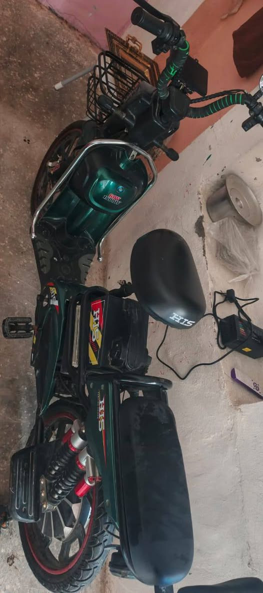 مكلفه بنشر 

للبيع دراجه شحن كلشي مابيه 

سعره 300 ألف بصمه بي وكرت  كلشي ماناقصه 

الاستفسار عنه اتصل على الرقم 

***********
