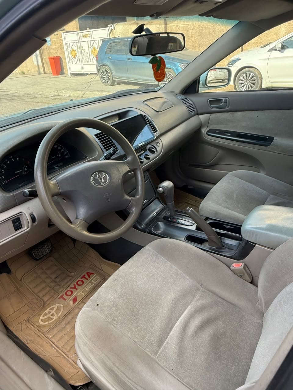 كامري خليجي للبيع 2005
بيه طخات ومصبوغه عام كير مكينه 
تبريد صدر تاير جديد كله بشرط جاهز للاخير
تحويل او وكاله ثاني يوم السنويه بعدها مساقطه مكان السياره 
 بغداد
السعر ٨٢ وبيه مجال
***********
