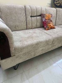 ديوان جديد • ١٠ مقاعد • بزيونة