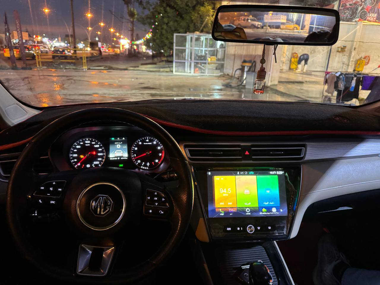 السلام عليكم عندي سياره ام جي5 فول مواصفات مكفول كفاله عام ماشيه112الف
السعر 107 وبيها مجال مكاني بغداد شارع حيفا 
رقم التليفون ***********
