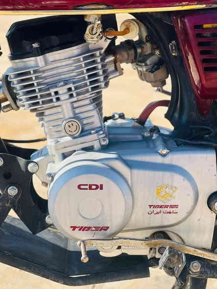 السلام عليكم اعادت نشر بسبب الوعود الكاذبه تايكر 2021 مامفتوح لا تبخير ولا شي كلشي شقال فقط گيج  السرعه ما يشتقل وشاره الماميه اليسره ما تشتقل الموطور مثل ماموضح بالصور  موطور نشاط فول  مايعوزو كلشي ونضيف سعرر450وبي مجال قليل 
ومامتواجد عل خاص الرقم *********** مكاني الشرگاط الخانوگه
