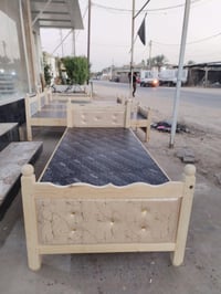 طول ٢م • عرض ٨٥ • خشب روسي