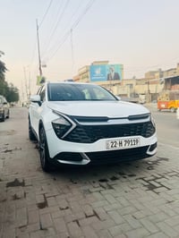 سيارة كيا سبورتج 2023 للبيع، لون أبيض،مواصفات نص فول. التصميم عصري ومج...