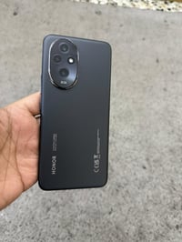 هونر ٢٠٠ • ٢٥٦ • خدوش الشاشة