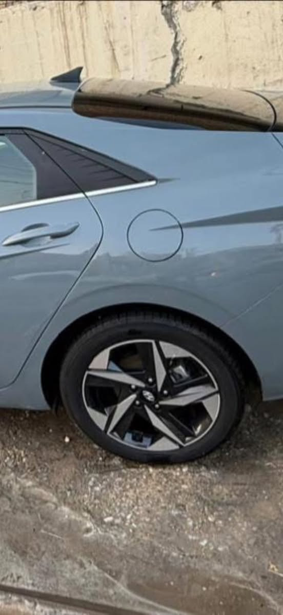 سلام عليكم 4 ويل او تاير 17 للبيع جدد بس شد مكان بابل تصال ***********
