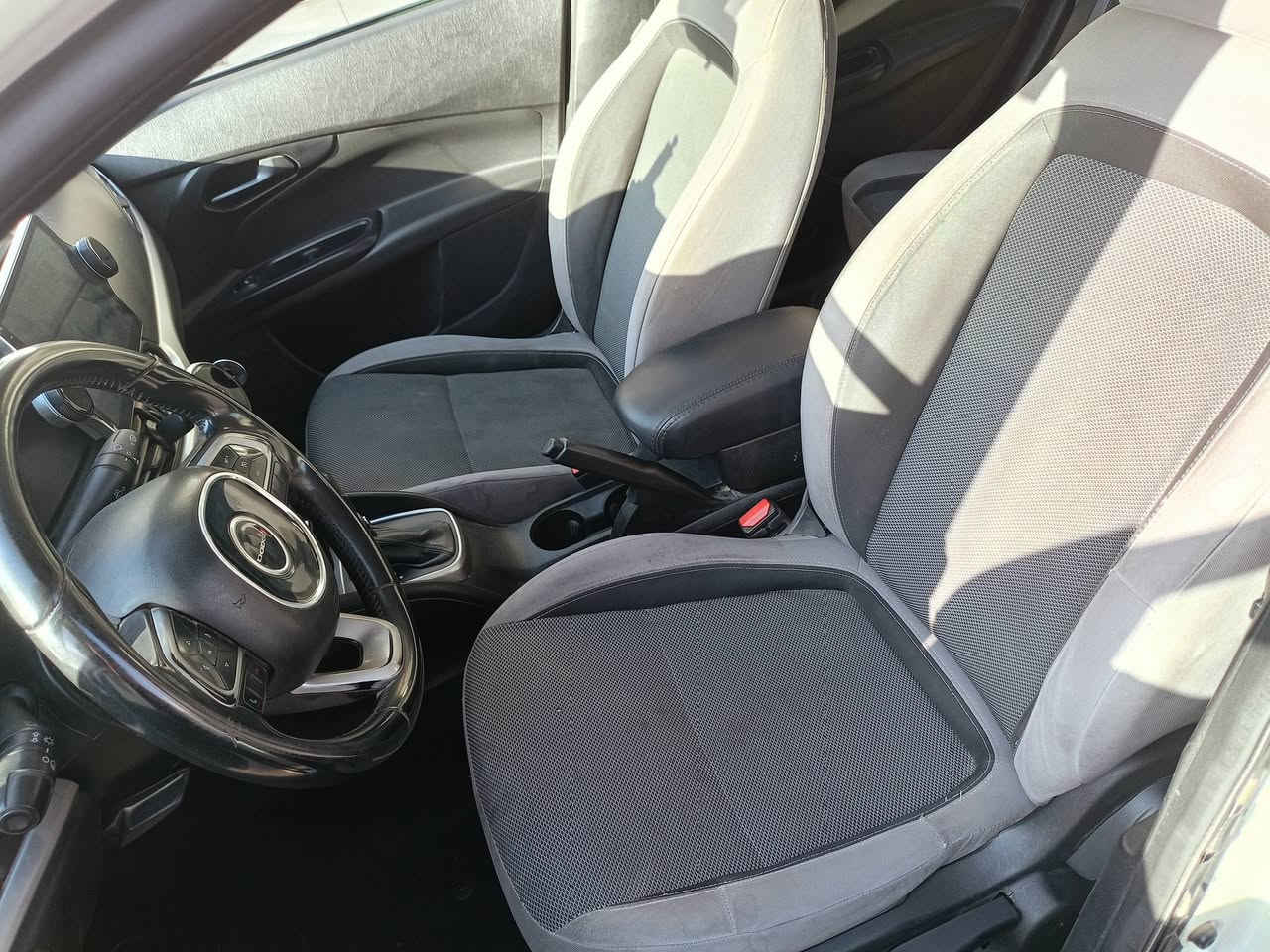 للبيع
دودج نيون موديل 2017
ماشيه 195 الف كيلو متر
السعر 80 $
السياره بدون حادث فقط ضربات بسيطه موضحه بالصور 
للاستفسار اكثر اتصل على الرقم ***********
