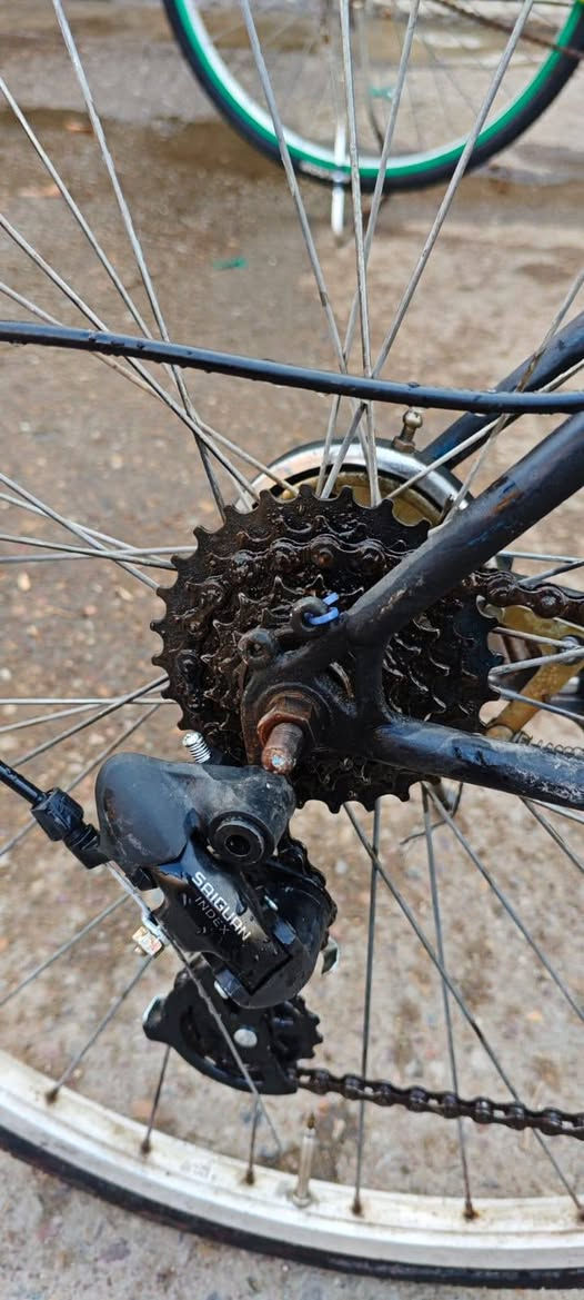 سلام عليكم بايسكل c700 متروك
بنجر امامي وعكرب يفلت مرات يعني تصليح ما يكلف (7) الاف
سعر 40 بي مجال 
مكاني البياع الرسالة الثانية 
للتواصل ***********
ملاحظة الباسكل مصبوغ
