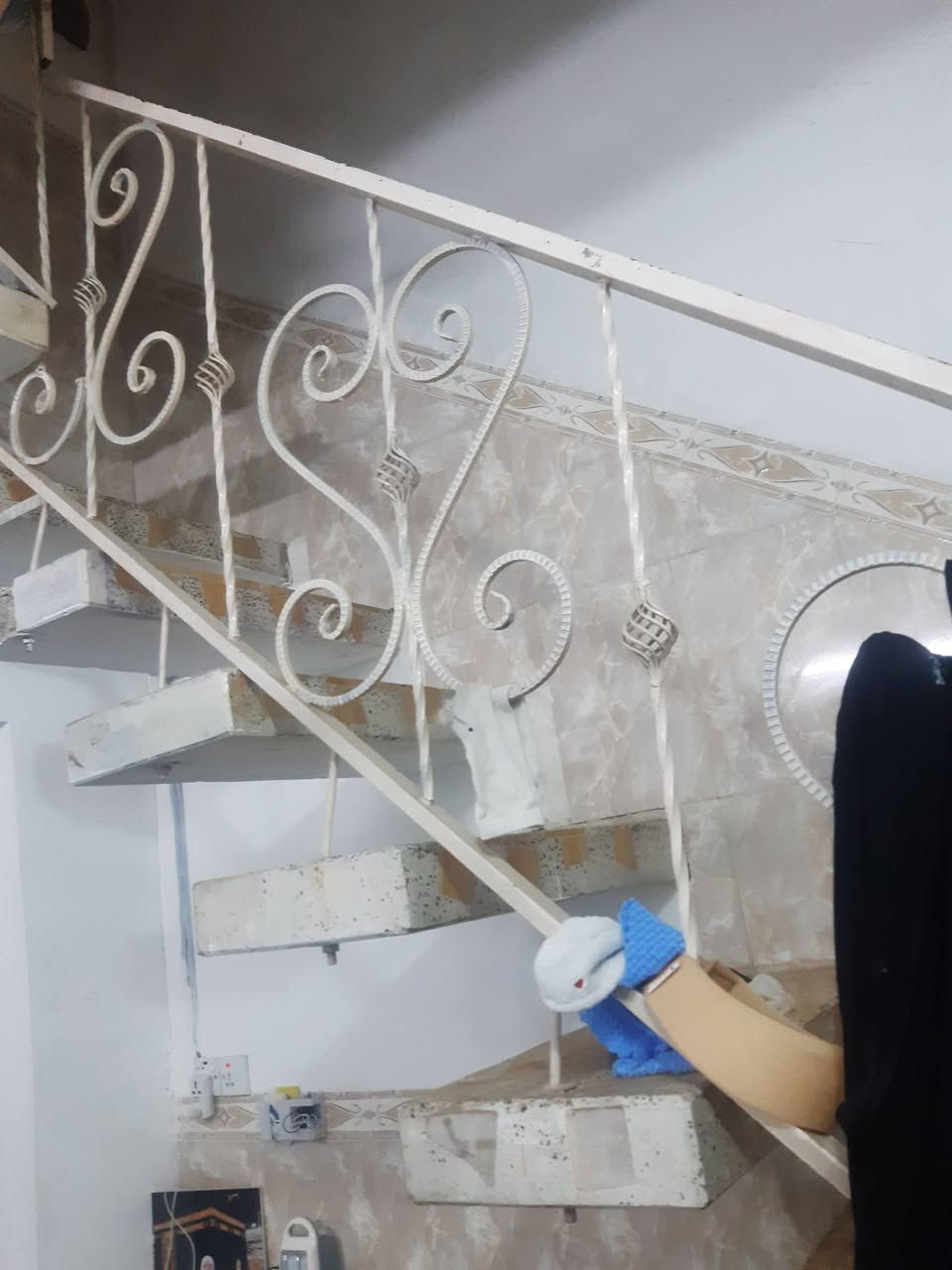 السلام عليكم بيت للبيع 50 مترطابقين كربلاء جاير عكد حجاب 90 مليون مع الاثاث ومجال بصيط في سعر***********
