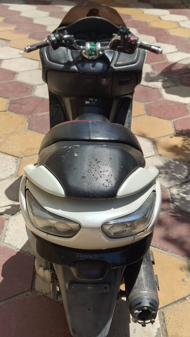 السلام عليكم
دراجه فورزا 08 بصمه 
محرك 250cc
مجفته طبعاً وبيهة شكم ملاحظه بسيطه (الفيت بم والبگ لايت الأيسر تعبانات) الدراجه خير من الله وين متريد اطلع بيهة بل مناسبه 
1. تاير خلفي جديد ✅
٢. كلج خلفي جديد✅
٣. كلج امامي جديد✅
٤. قايش جديد✅
٥. شخاطه جديدة✅
مكانها (بغداد العبيدي) 
الرقم: ***********
السعر: 700 وبيهة مجال بسيط كلش.
