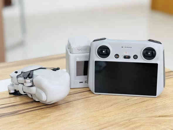 للبيع مني 3 برو جديده ومامتعوبه +مع جميع ملحقاتها
المكان بابل 
قرب جامعة بابل
قفل مليون 50 
***********
